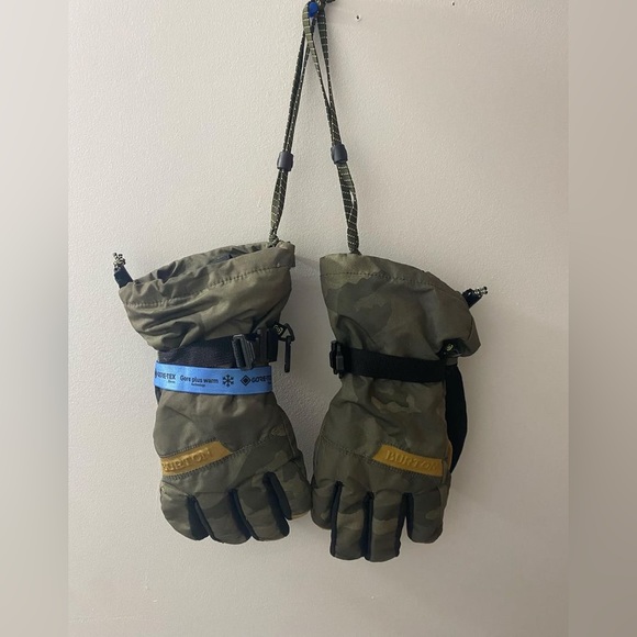 Burton Gore-Tex waterproof gloves. - Picture 3 of 4